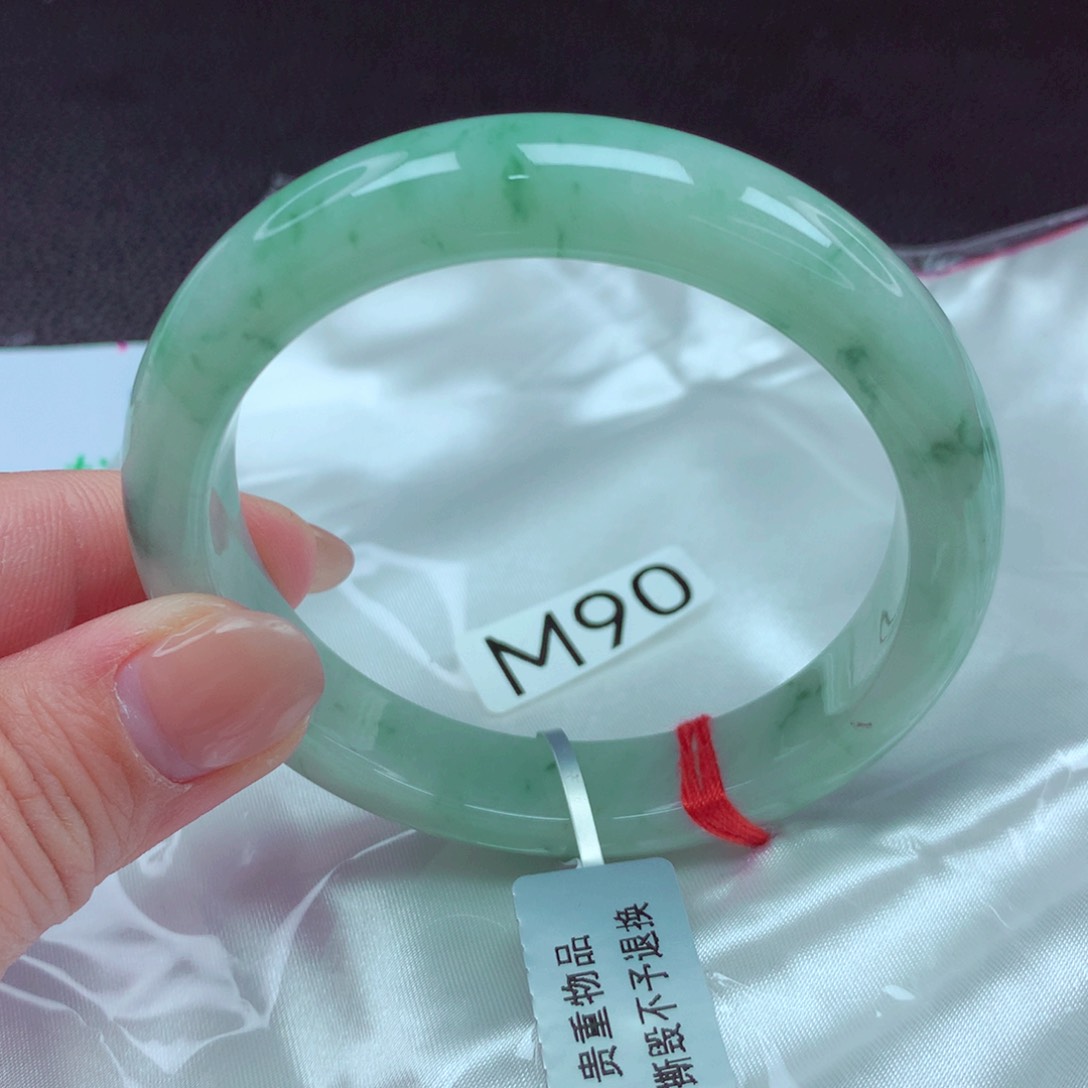 翡翠手镯未镶嵌手镯88