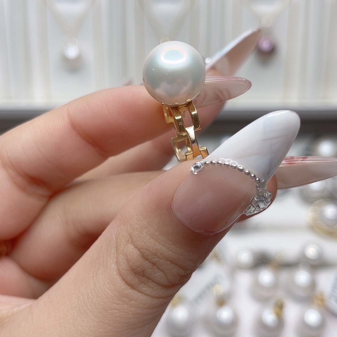 淡水珍珠吊坠(赠链)未镶嵌