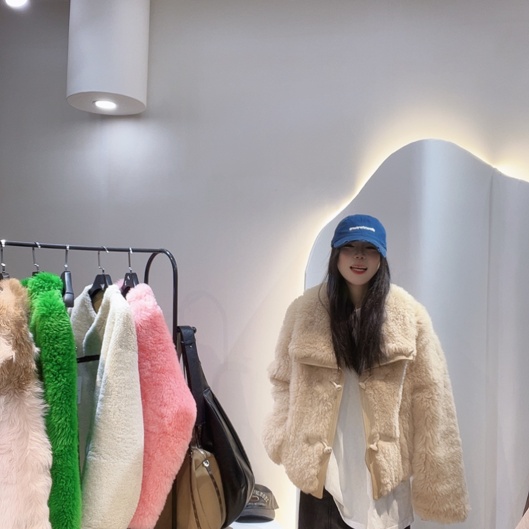 ****籽真皮皮毛一体外套2933奶茶