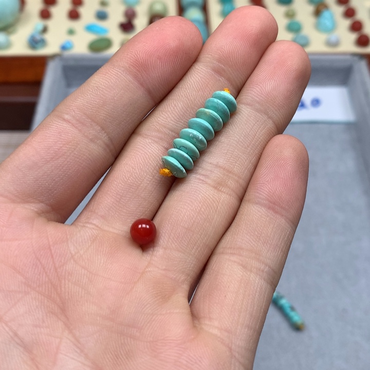 南红玛瑙配饰未镶嵌