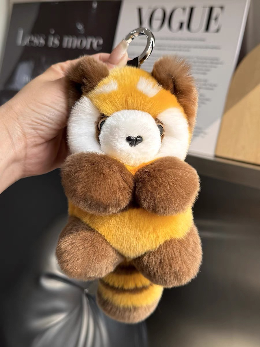 真獭兔毛小熊猫毛绒公仔挂件浣熊礼物可爱玩偶包包背包钥匙扣挂饰