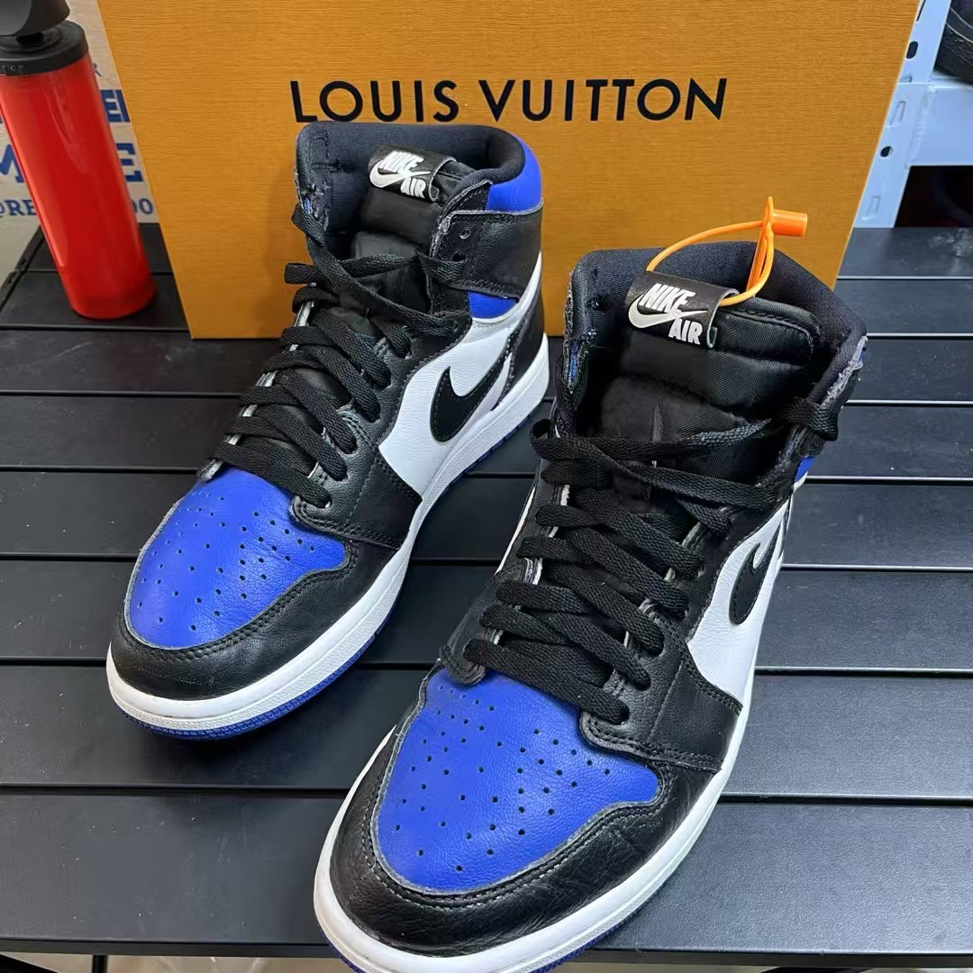 95新 maje 95新阳/44码/AJ1 黑蓝脚趾 