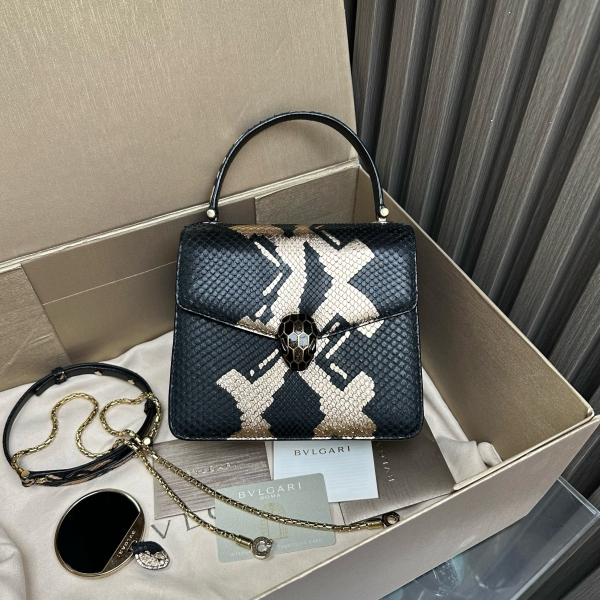 99新/宝格丽/包包/市场价99999/250606CZ0030