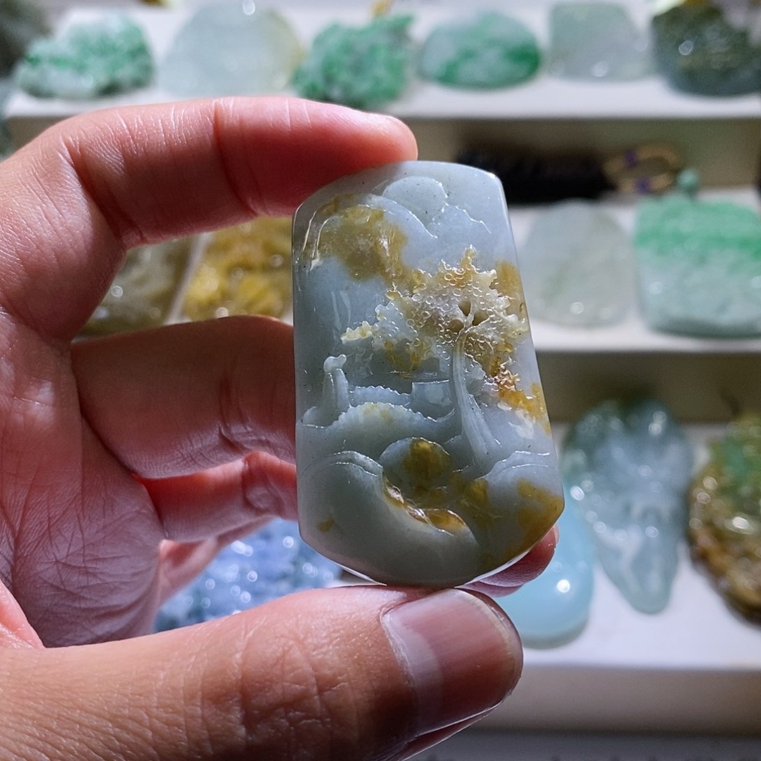 【闪购商品】翡翠颈饰未镶嵌山水