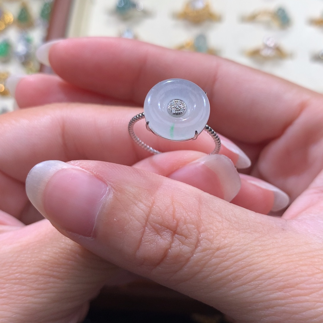 爱***啡翡翠18K金镶嵌颈饰翡翠