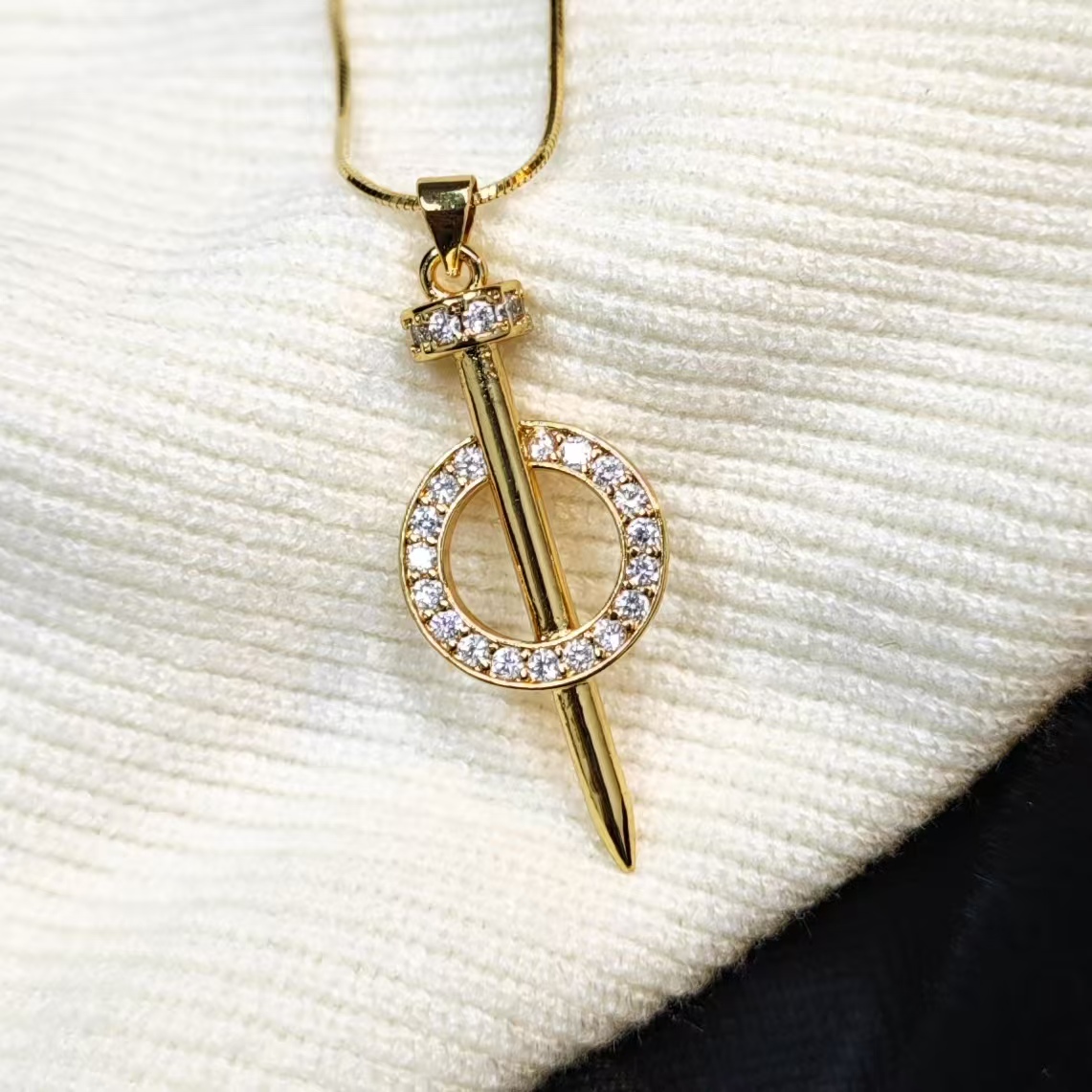 《苏灵推荐》时尚精品女士金色轻奢镶钻项链2149