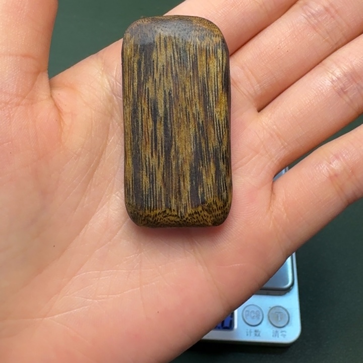 沉香手把件瑞海南白棋牌牌老料6.4克