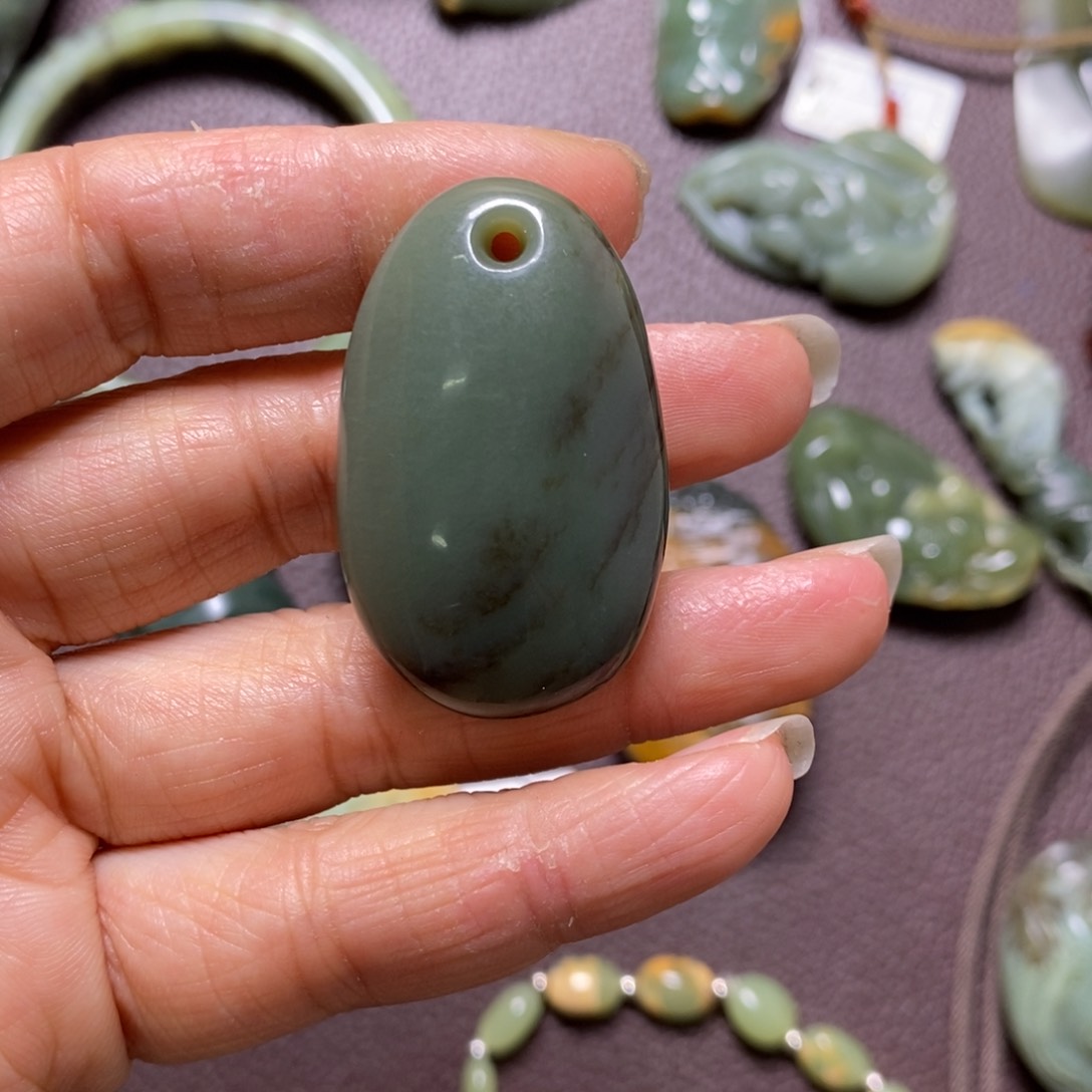 岫岩河磨玉（透闪石质玉）无未镶嵌