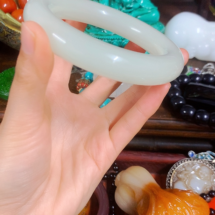 和田玉未镶嵌颈饰正能量的人都是有好脾气的人啊哈