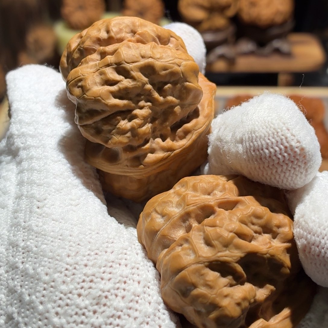 幸***福吊坠文玩核桃山地娃