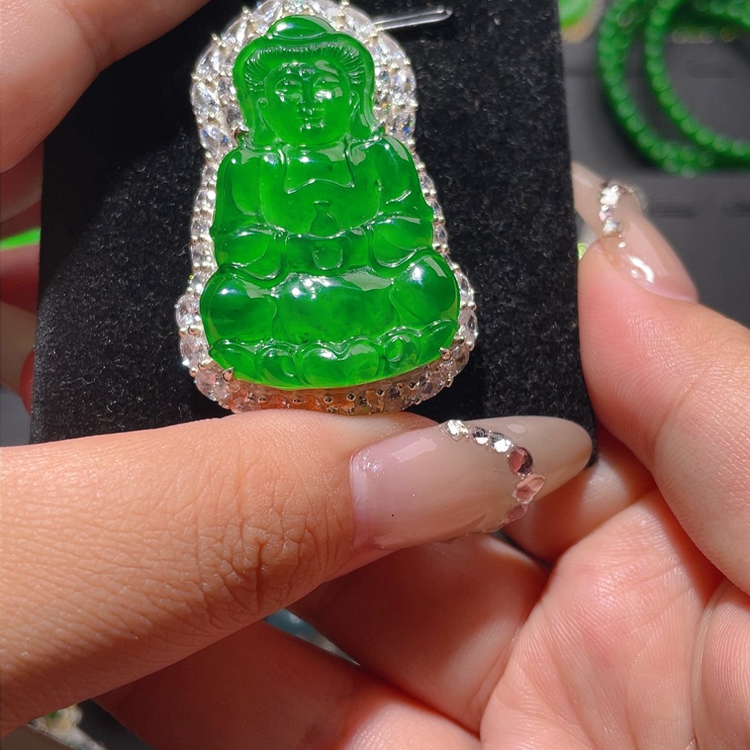 翡翠颈饰银S925镶嵌观音