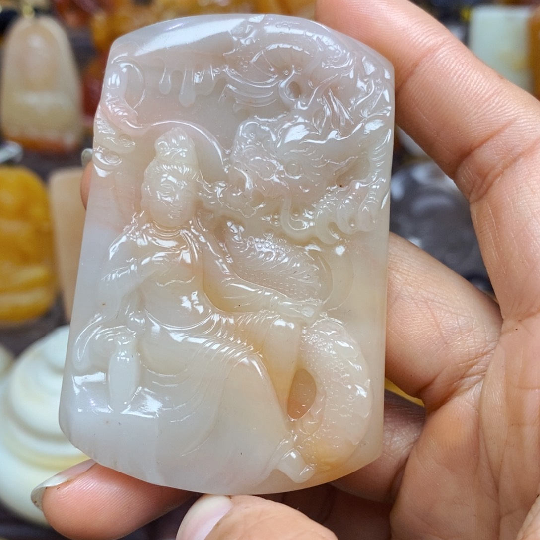 石英质玉颈饰未镶嵌