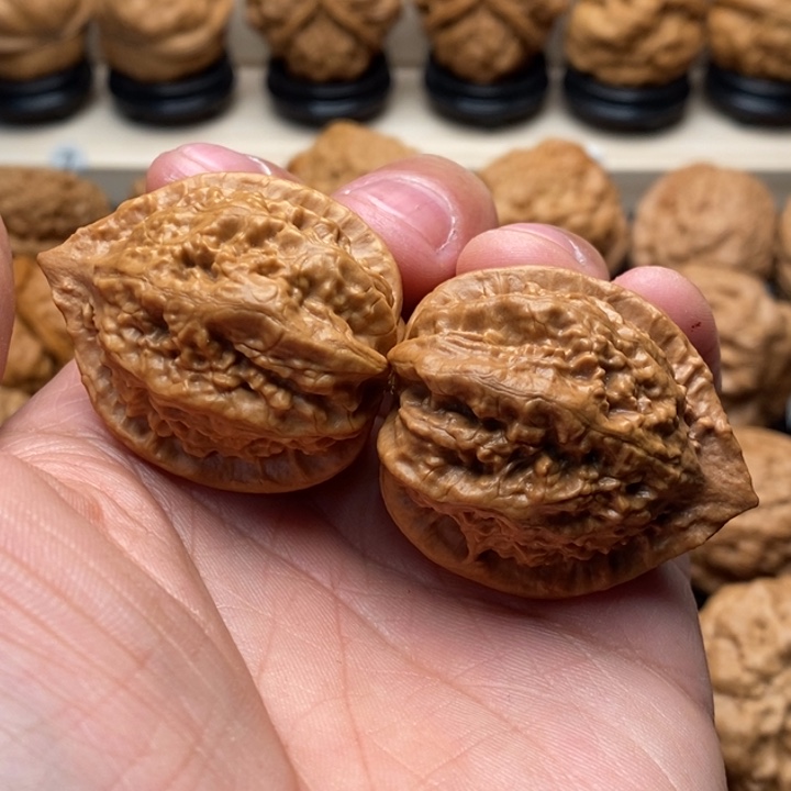 文玩核桃把件4……………………………………