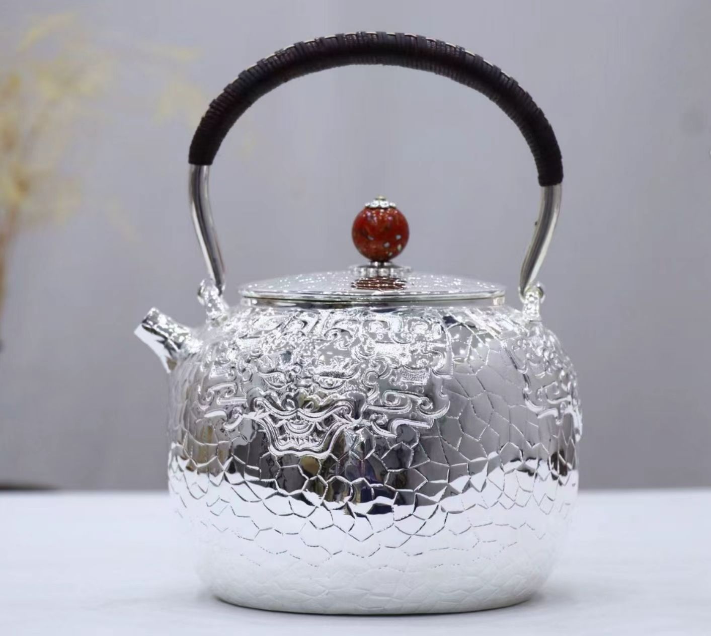 手工篆刻大饕餮壶