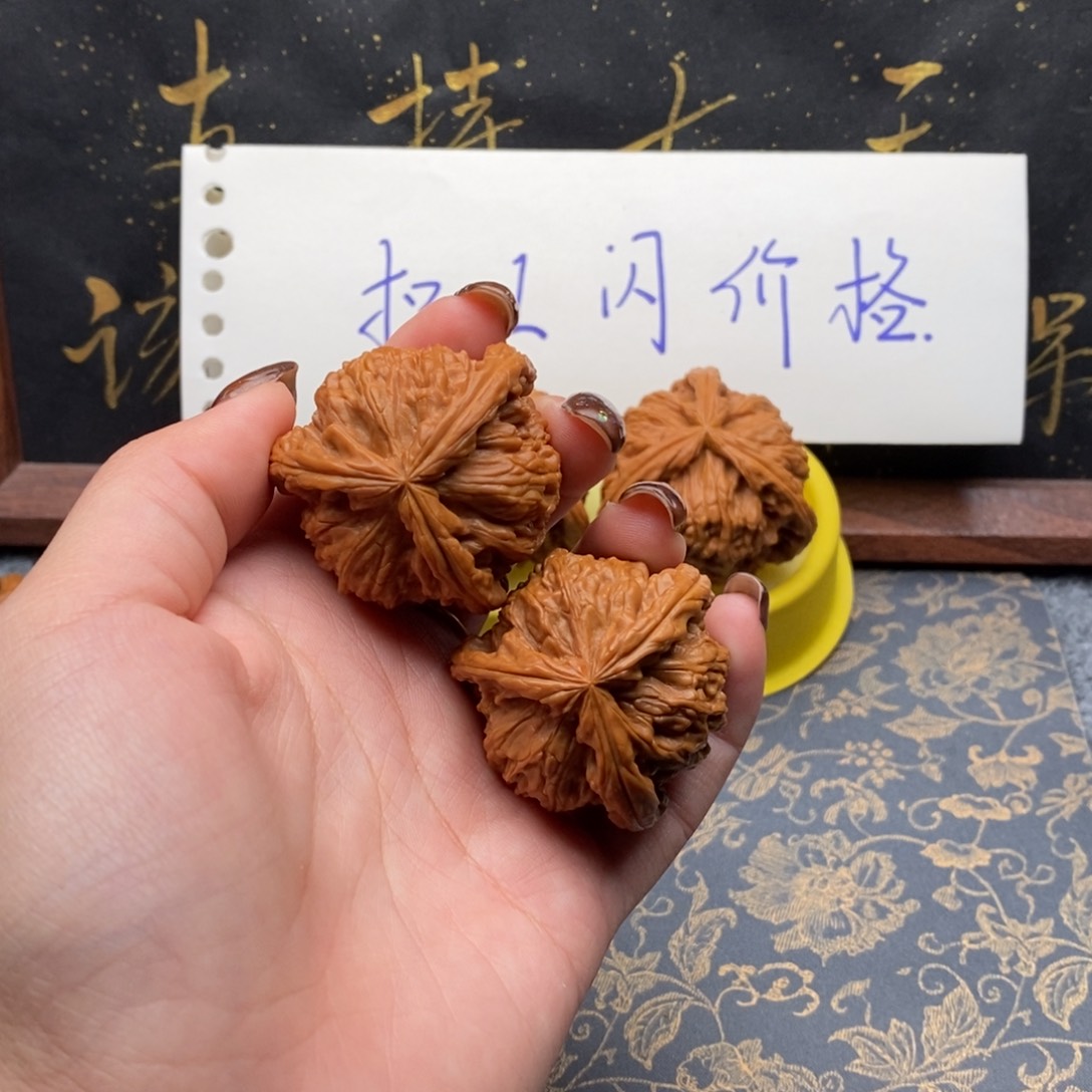 吊坠文玩核桃滑*白狮子