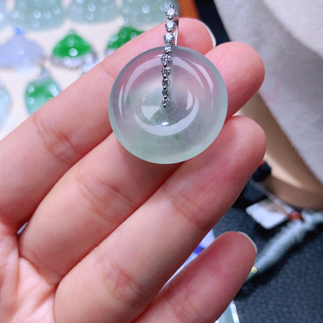 颈饰18K金镶嵌翡翠扣子25.2*5.6