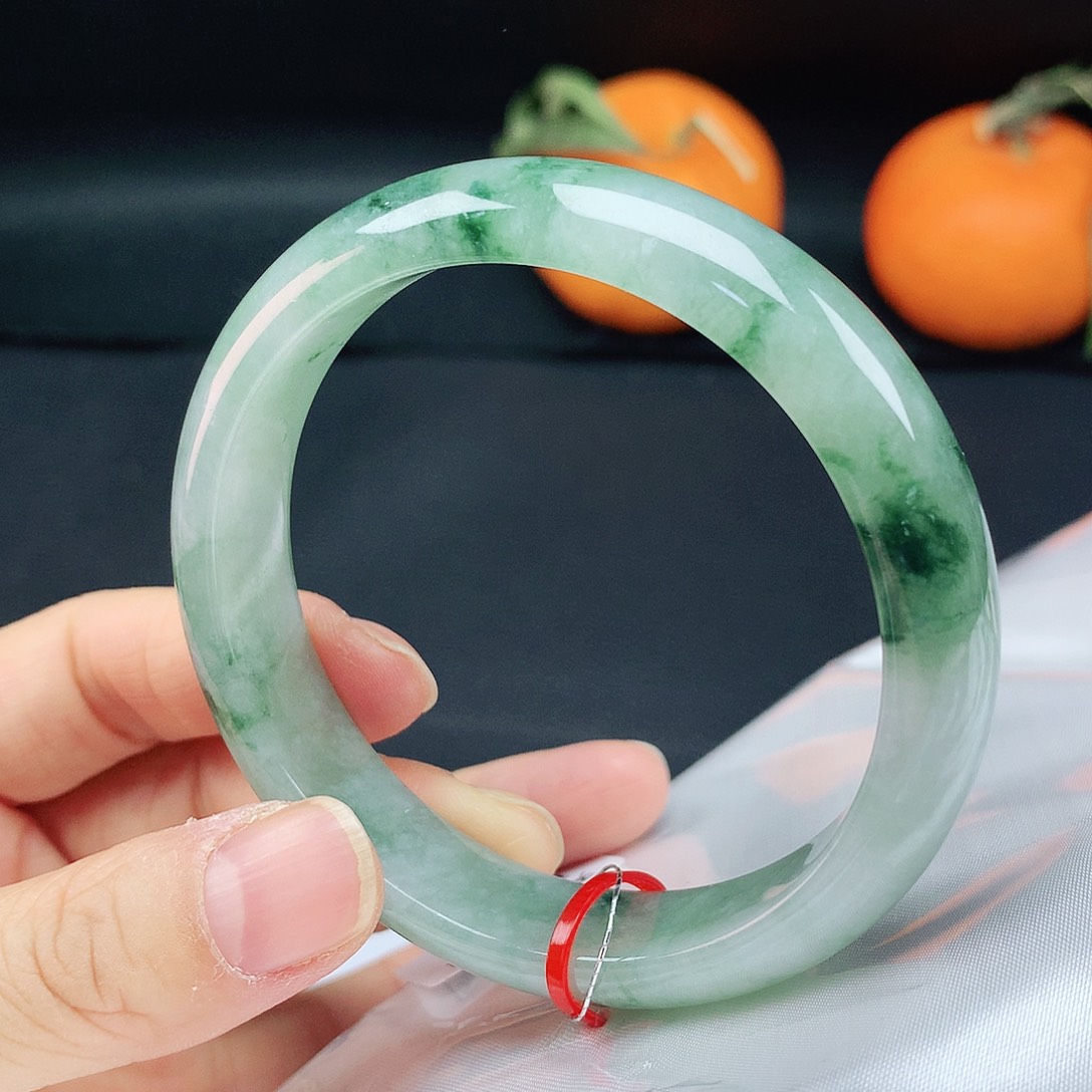 翡翠手镯未镶嵌58圈