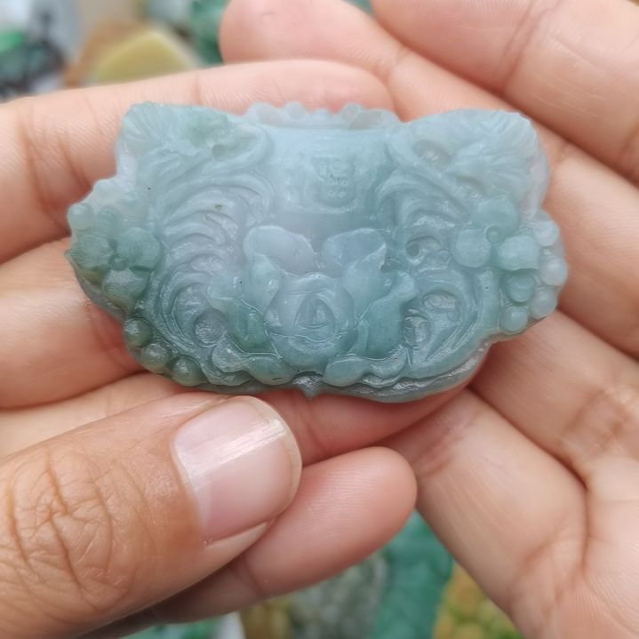 定制翡翠未镶嵌翡翠