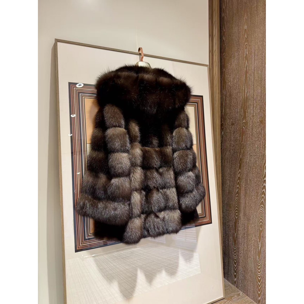 讴咪 2025新款俄罗斯中长披肩帽款 黑金满天星高奢皮草外套 OM174