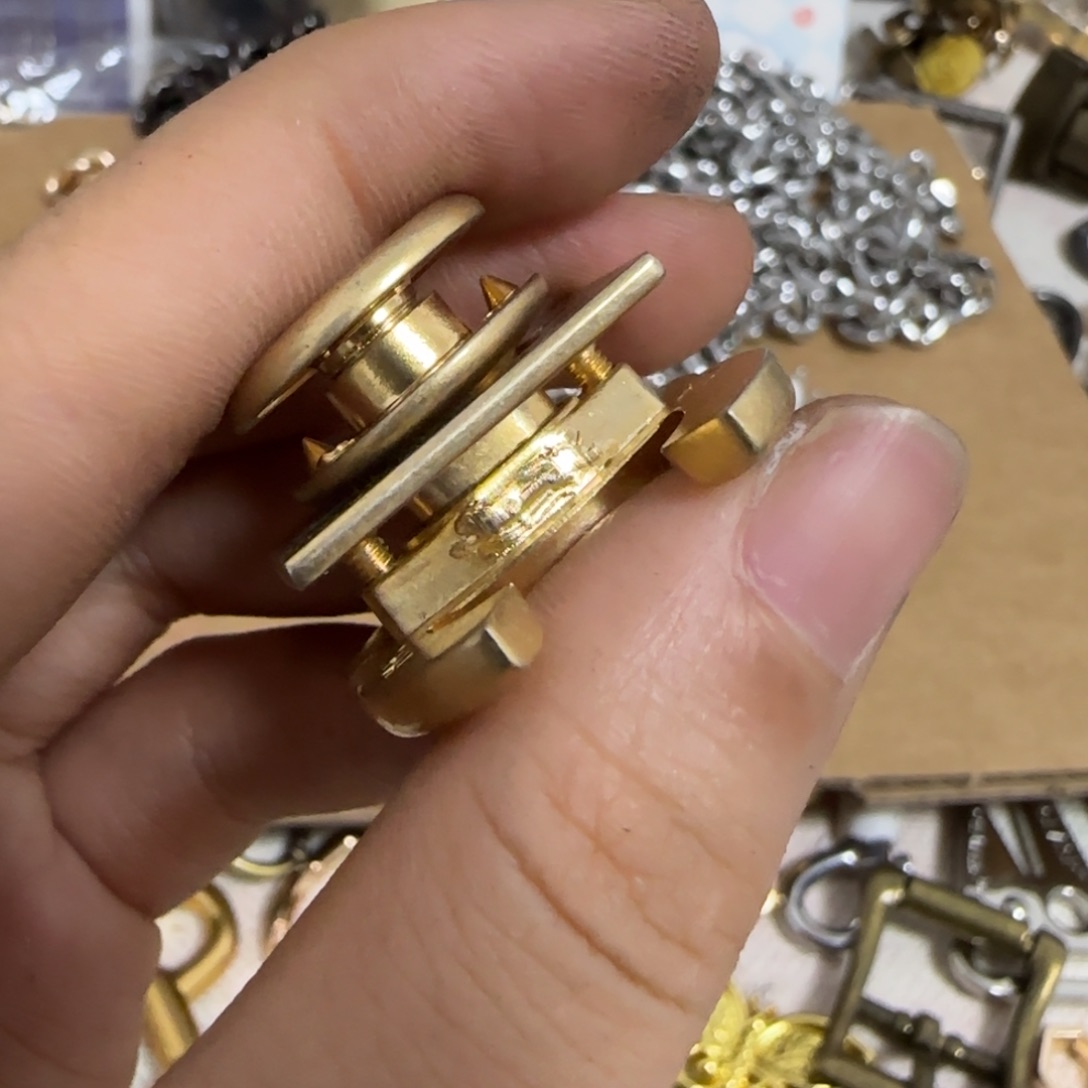 小香做旧扭锁12元一个