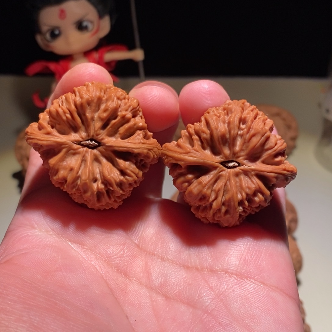 愉****文玩核桃把件南疆高货0300