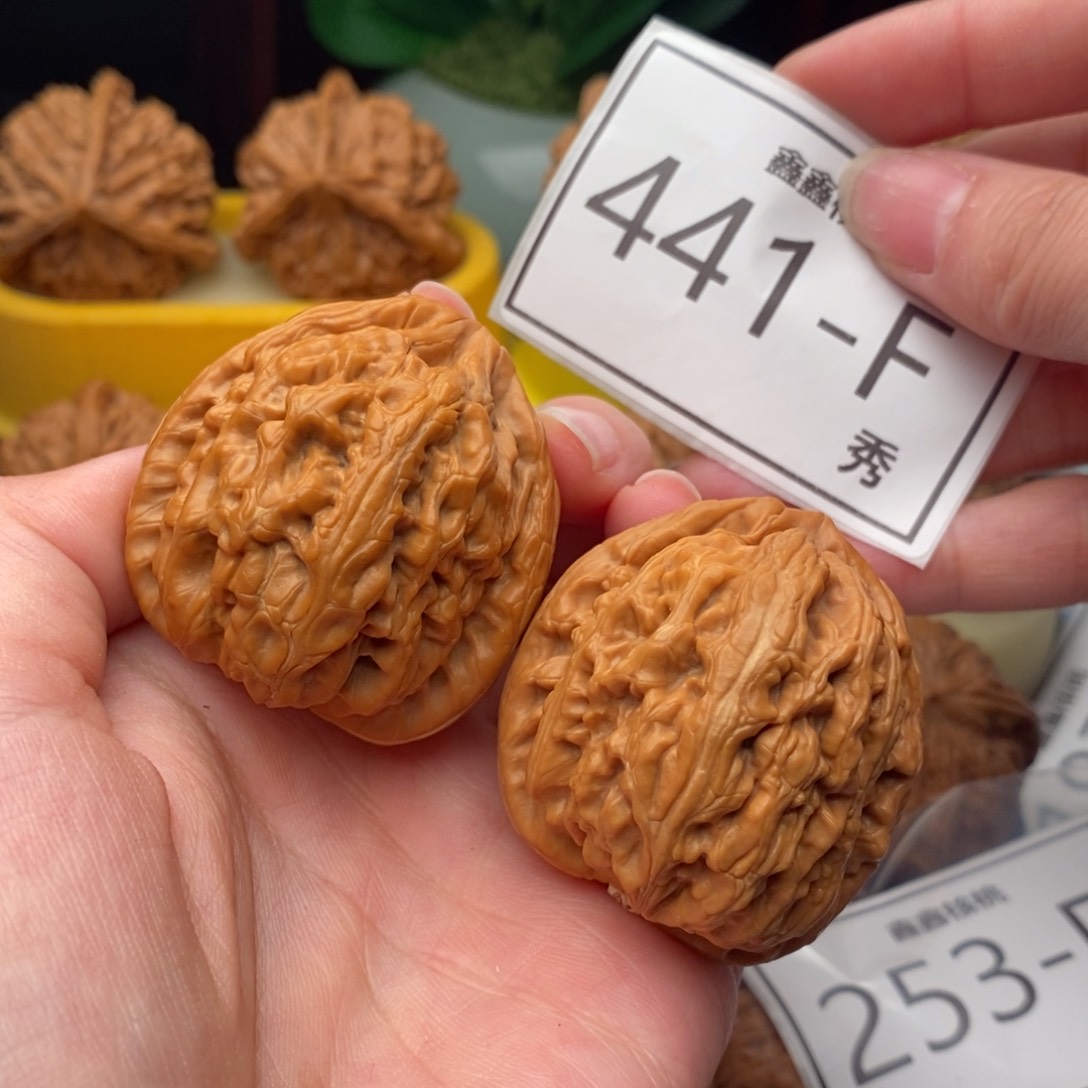 文玩核桃把件红锦鲤43