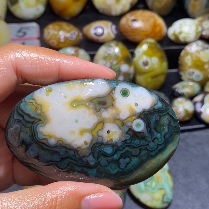 玛瑙/玉髓未镶嵌珠宝奇石107