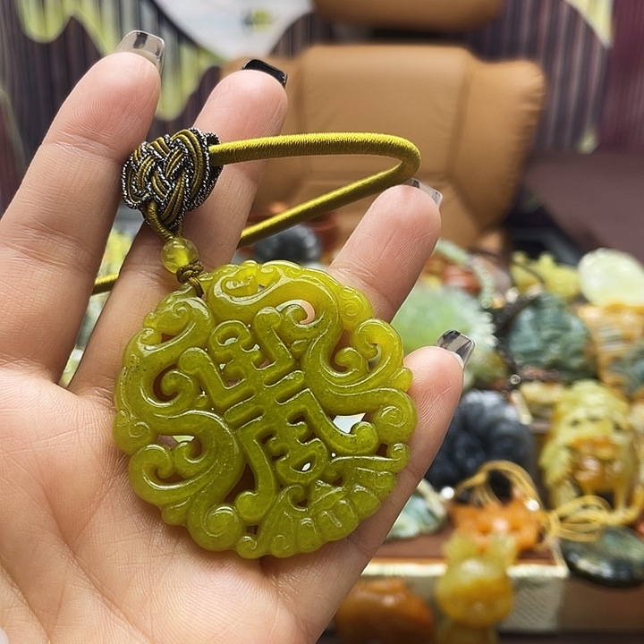 蛇纹石玉未镶嵌挂件