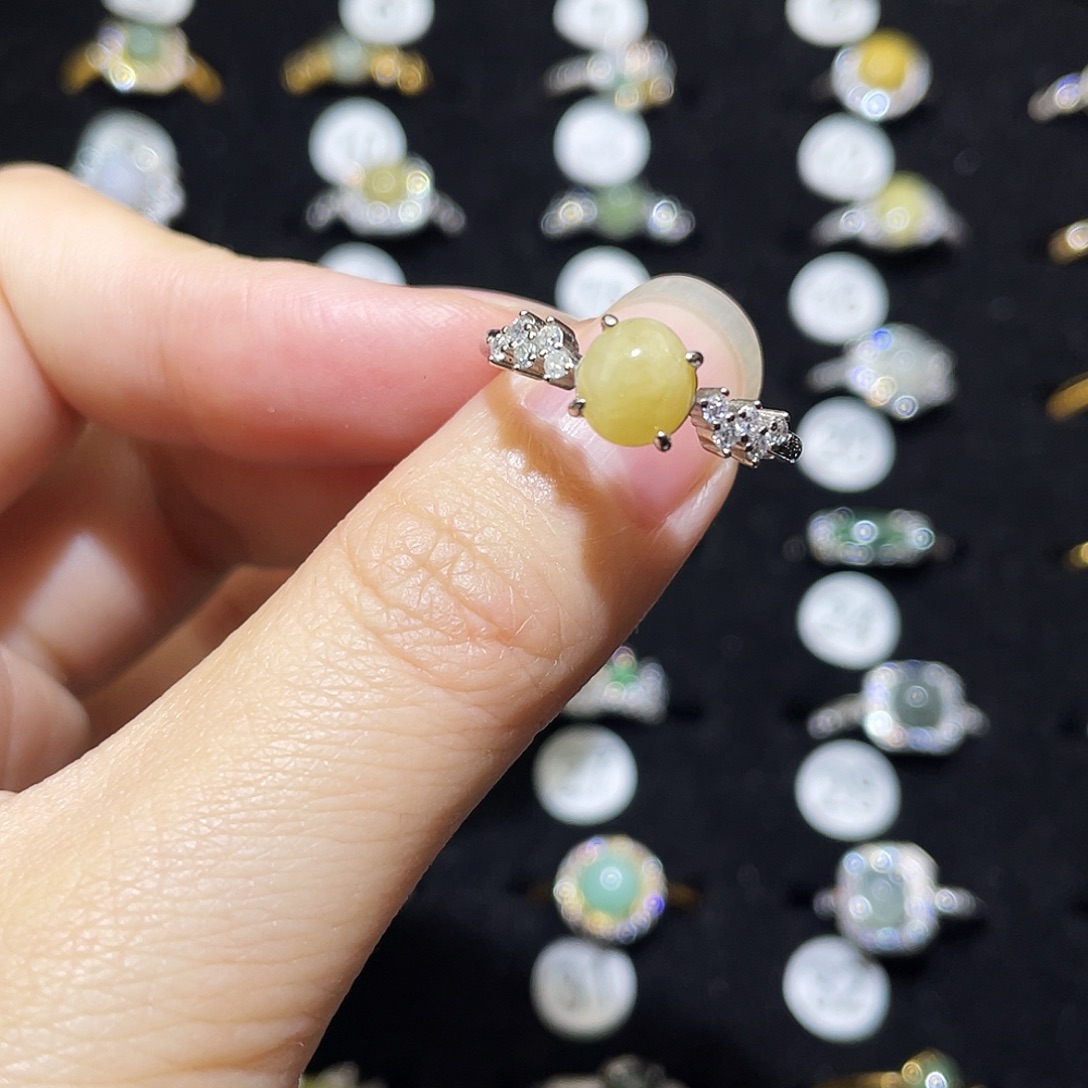 翡翠未镶嵌戒指戒指