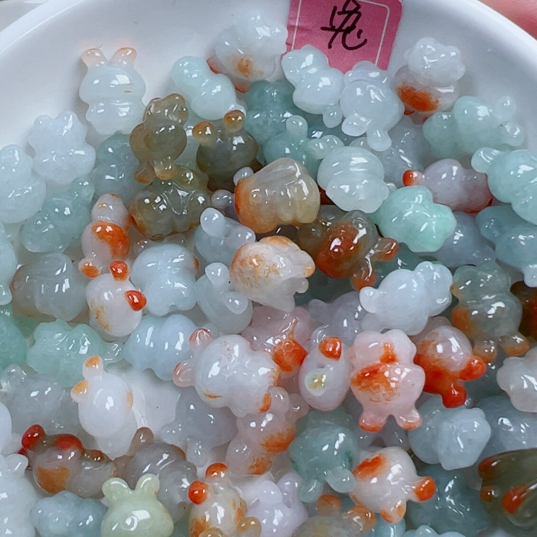 翡翠散珠翡翠生肖兔一个可挑