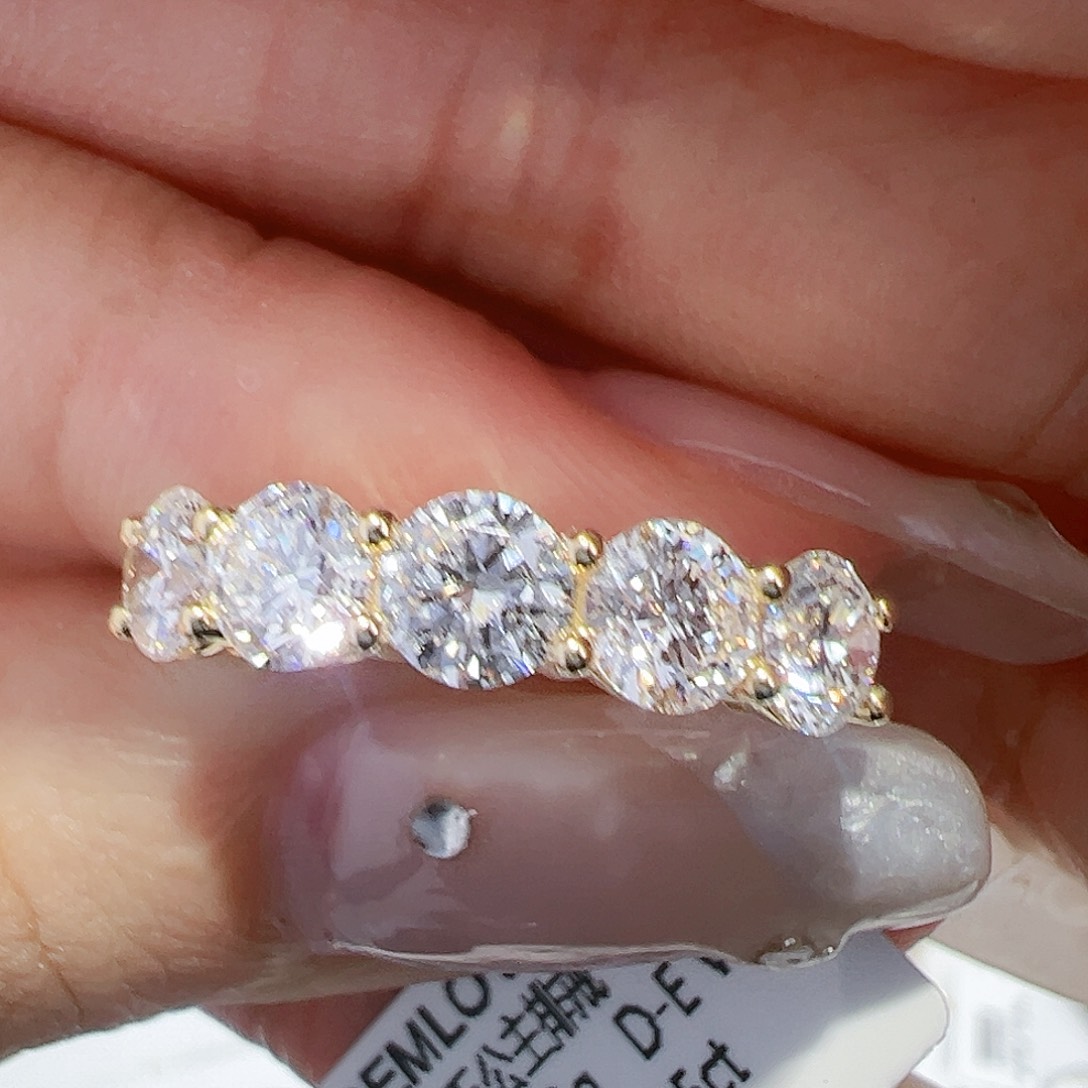 实验室培育钻石18K金镶嵌1.905