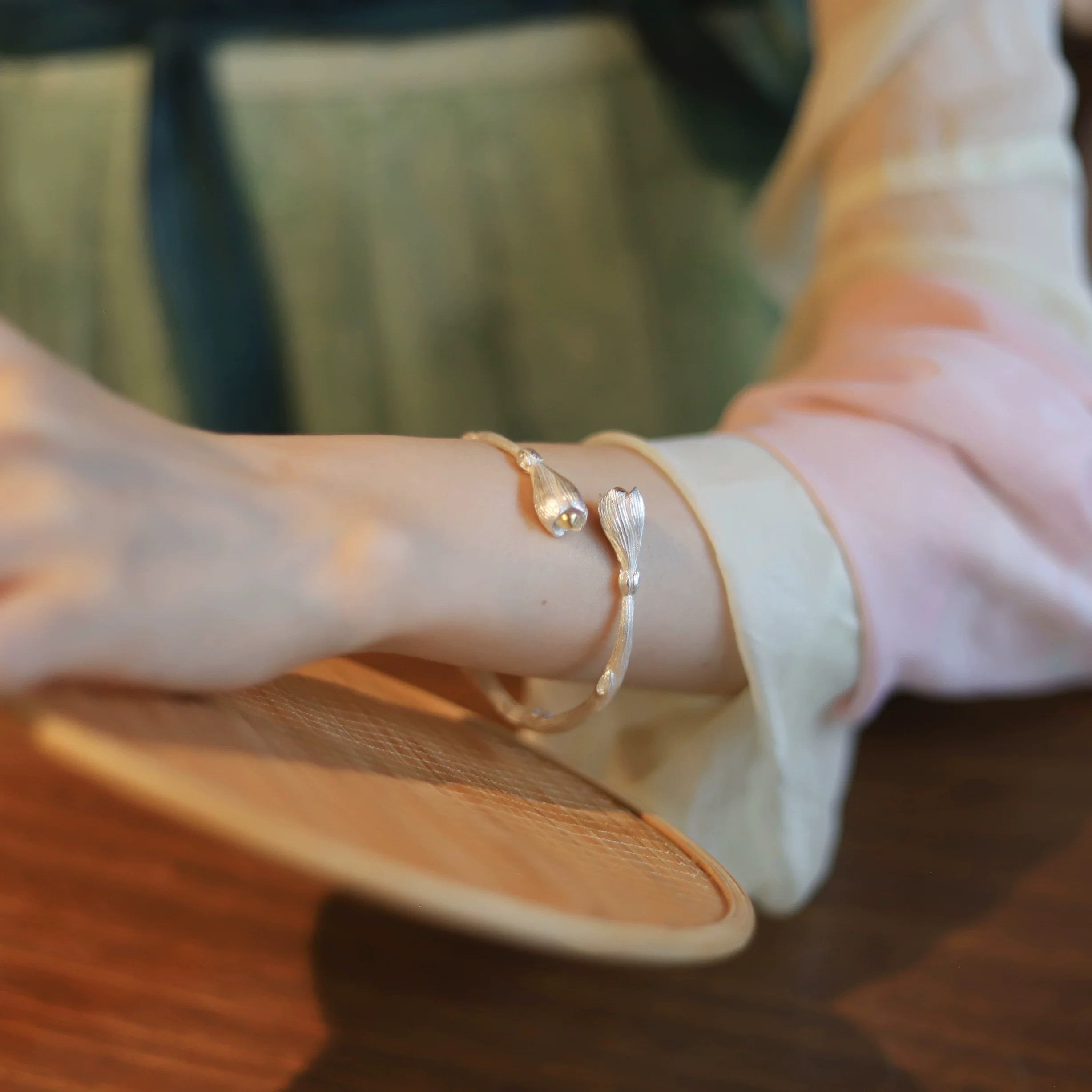 足银手镯 玉兰 银奶奶足银999手工镯环中式小众复古纹理年轮送