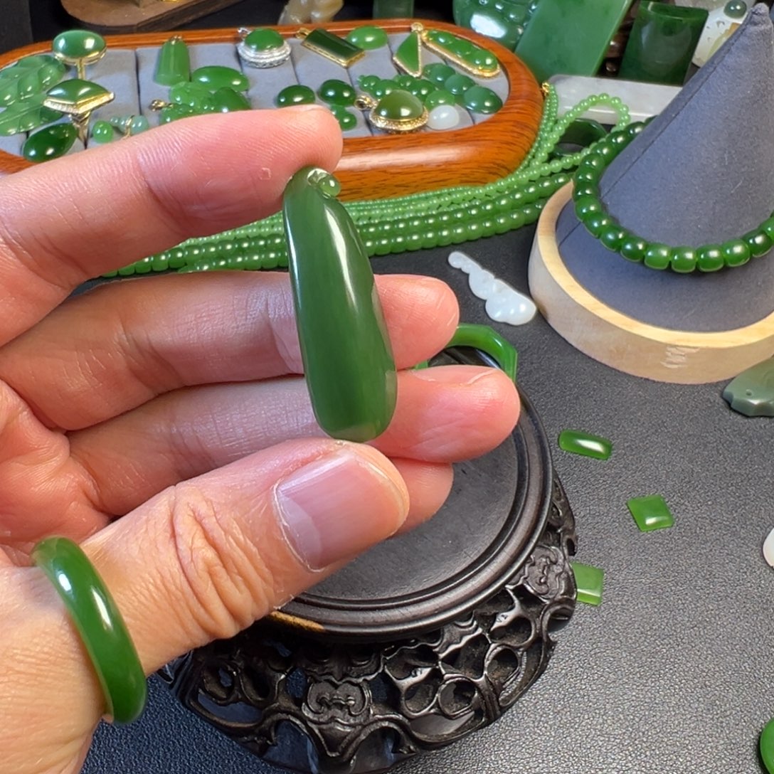 和田玉（碧玉）未镶嵌颈饰