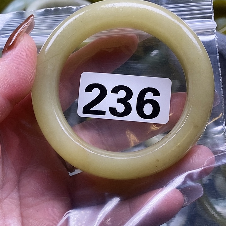 水****蛇纹石玉未镶嵌手镯