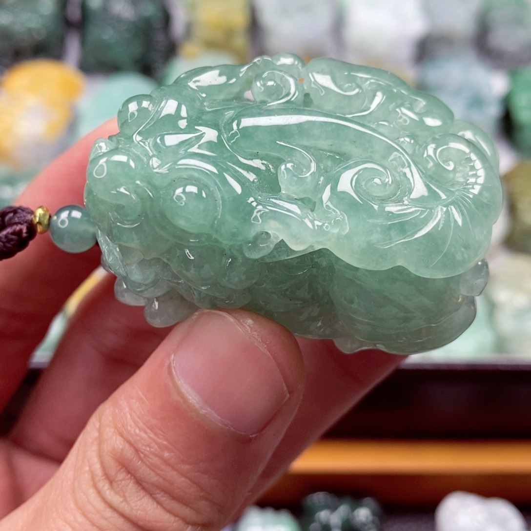 翡翠颈饰未镶嵌翡翠