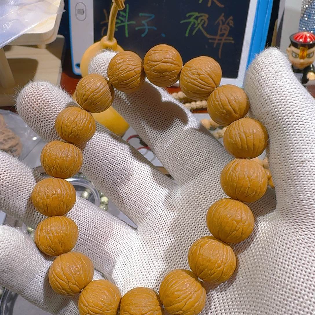 猴头核桃手串原皮原色猴头凤羽