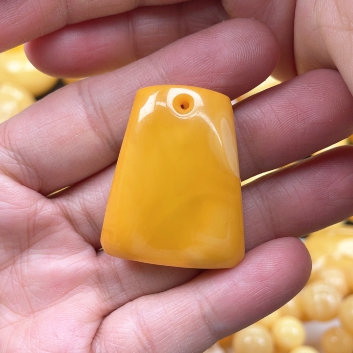 蜜蜡裸石未镶嵌蜜蜡牌子