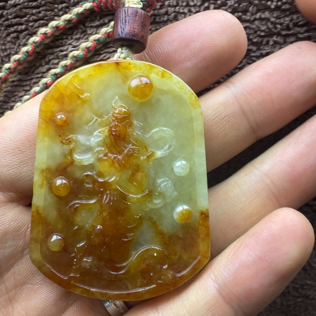 婉***豆翡翠未镶嵌颈饰6666