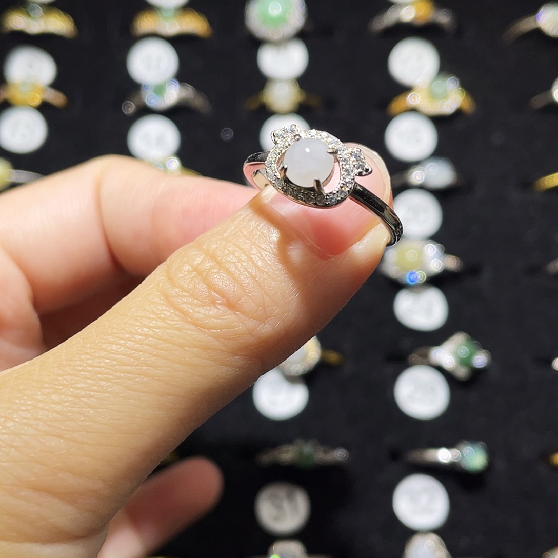 翡翠未镶嵌戒指戒指