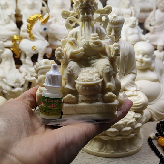 木菩提果坐财神摆件