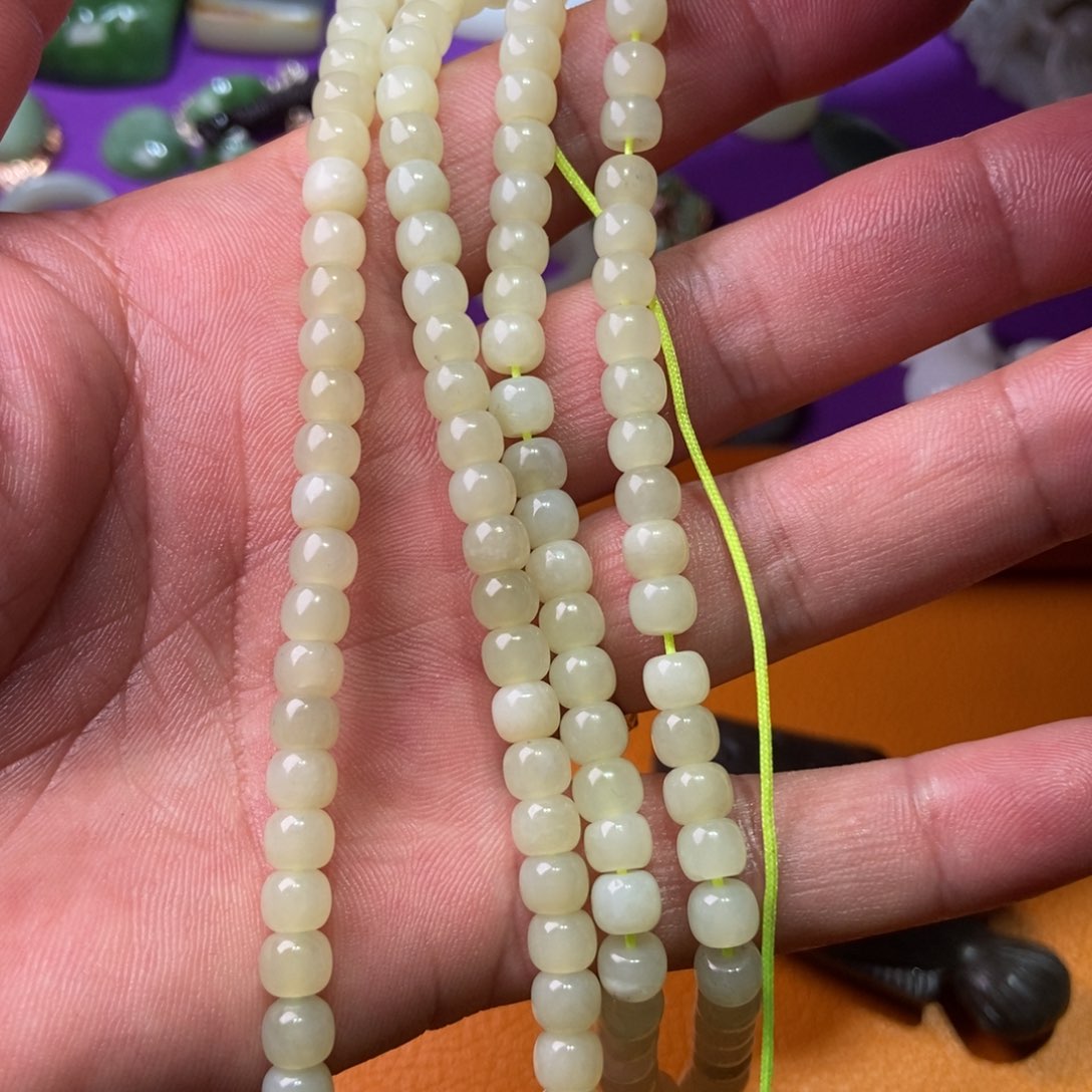 和田玉（糖玉）颈饰未镶嵌