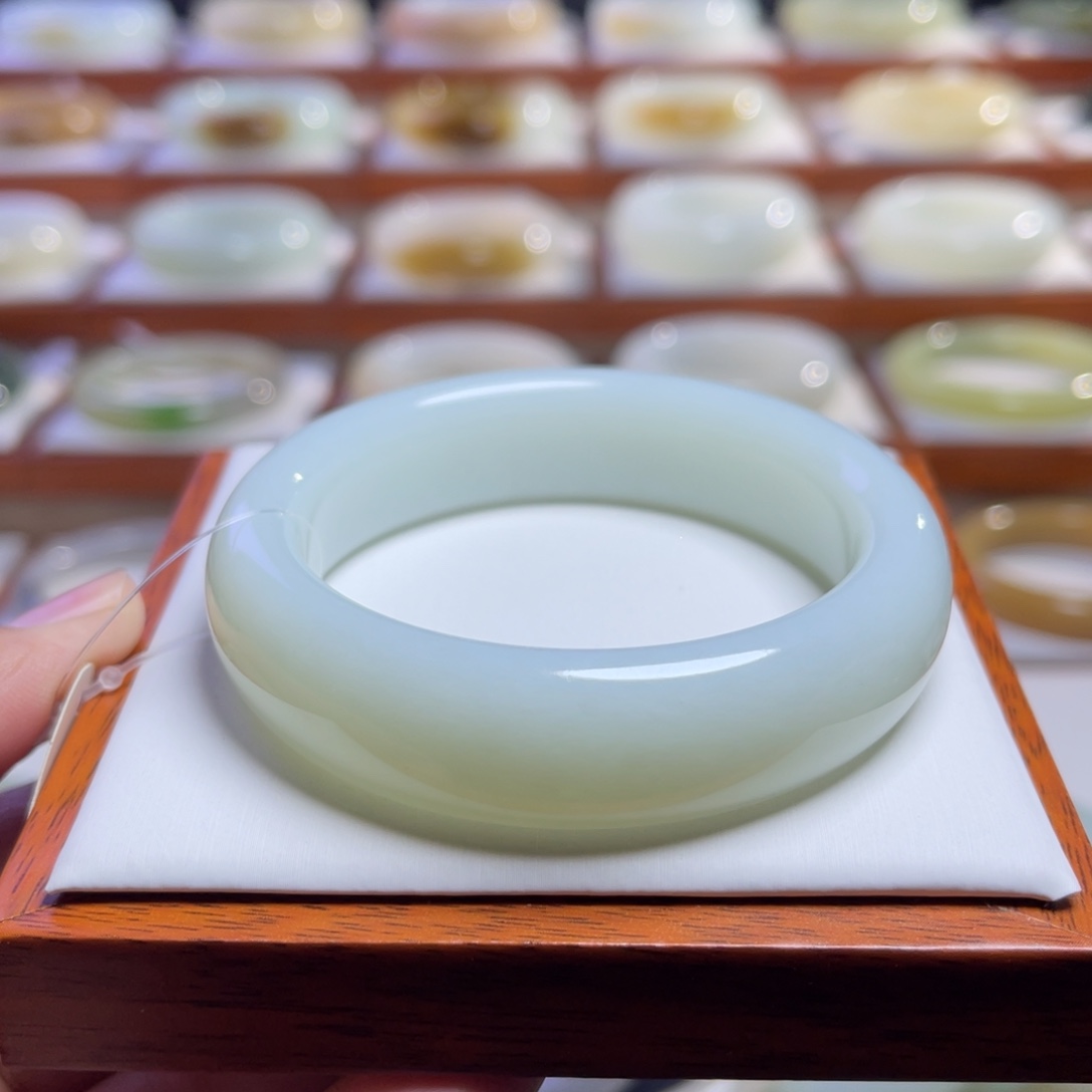 【闪购商品】和田玉手镯未镶嵌