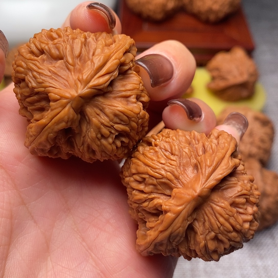 ༺***༻文玩核桃把件南疆42全品