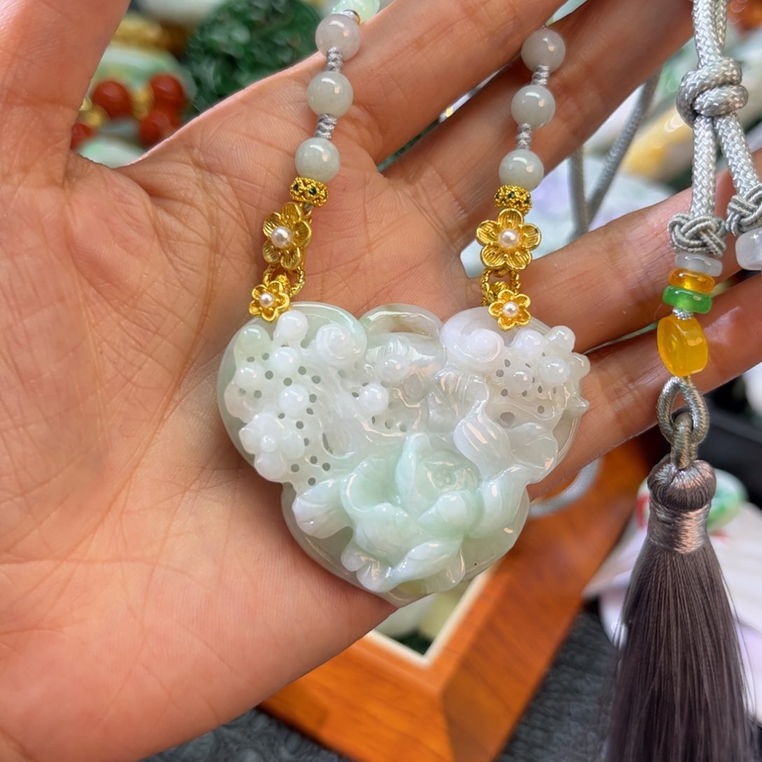 翡翠颈饰未镶嵌待编款