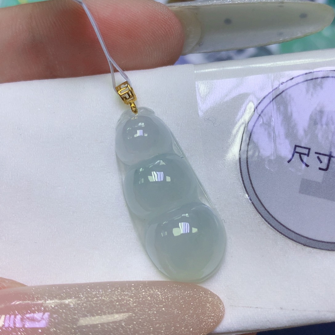 翡翠18K金镶嵌颈饰缅甸天然翡翠