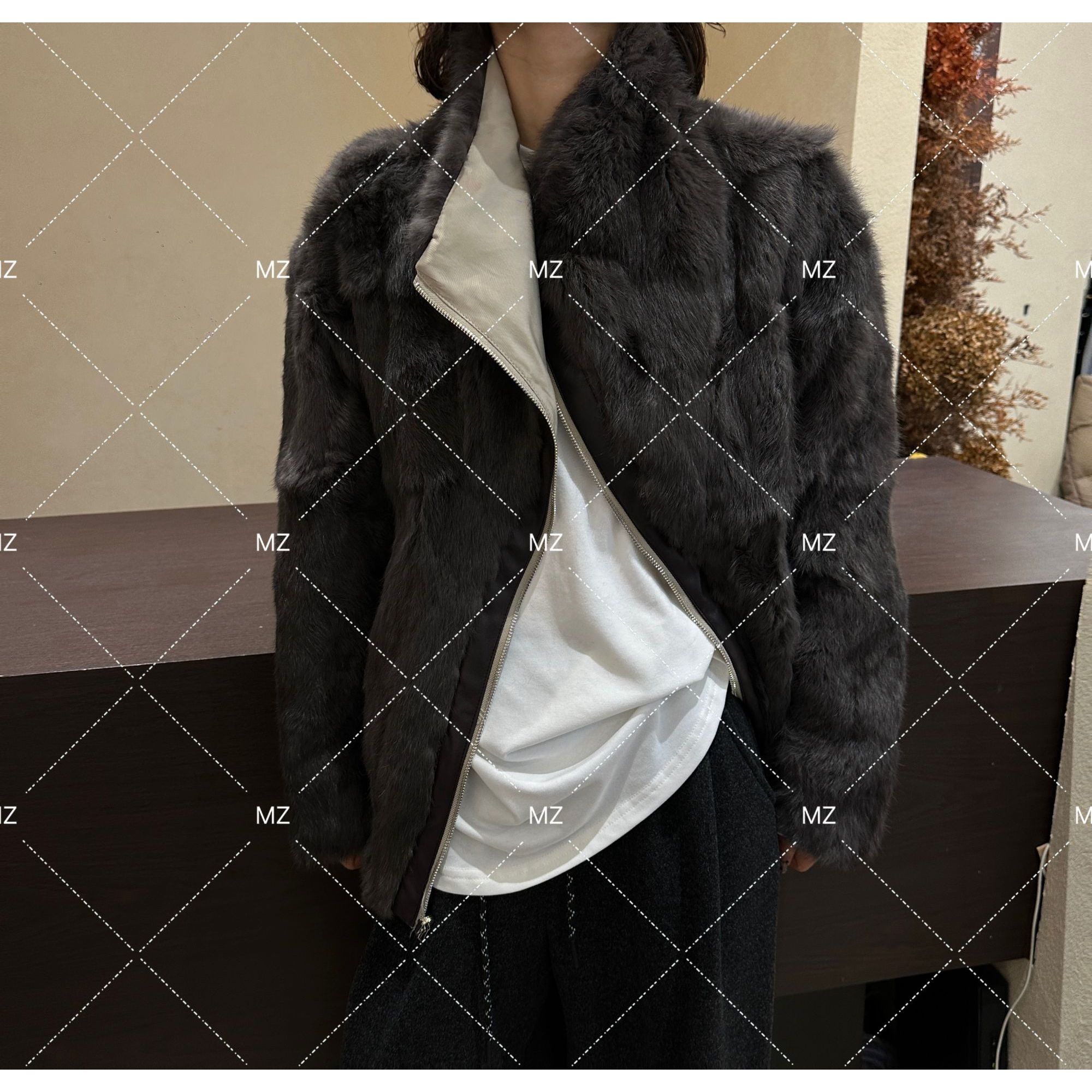 【格子家】冬季保暖兔毛皮两面穿短外套B445