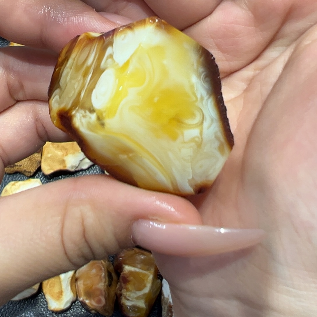 定制琥珀未镶嵌蜜蜡