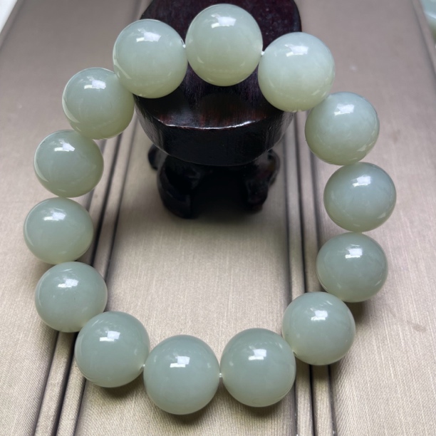 天然和田玉16mm手串新疆且末青白圆珠高冰油特细一物一证