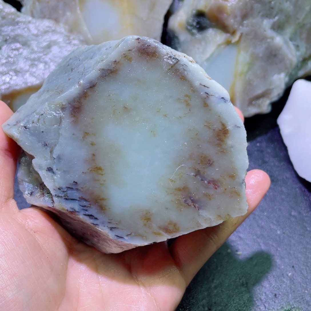 和田玉未镶嵌珠宝半成品