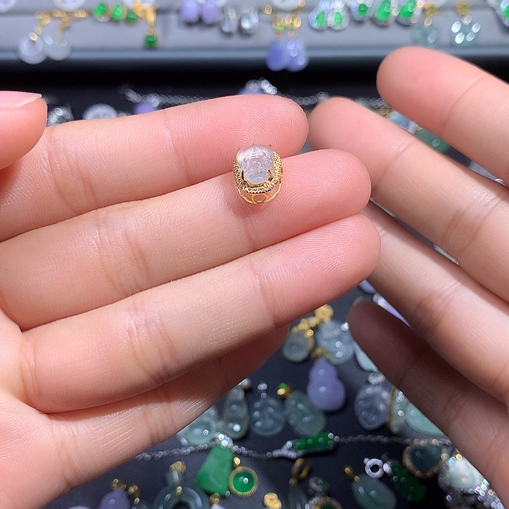 小****翡翠18K金镶嵌吊坠(不含链)